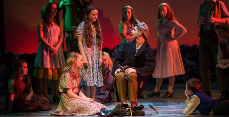 Fado Fado photo shoot 1660s850 Jpg 1536x787.jpg