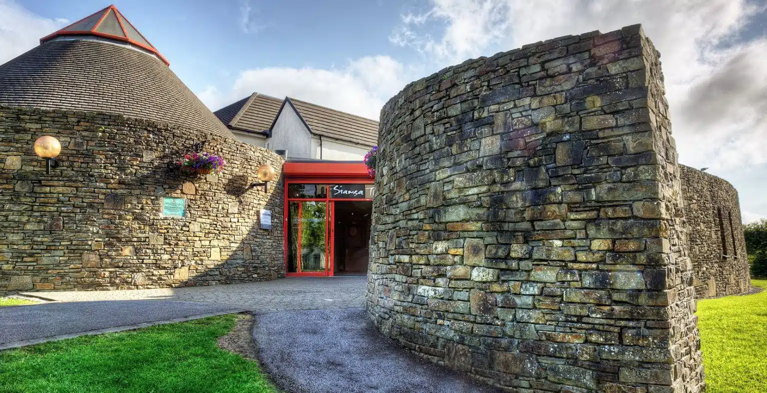 Front Door Dramatic 1660x850 Jpg 1536x787.jpg